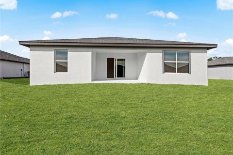House in Port Charlotte, Florida 4 bedrooms, 168.15 sq.m. № 1680621 - photo 15