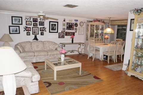 Villa ou maison à vendre à Hudson, Floride: 2 chambres, 157.47 m2 № 2120952 - photo 4