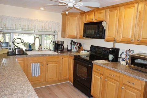 Villa ou maison à vendre à Hudson, Floride: 2 chambres, 157.47 m2 № 2120952 - photo 3