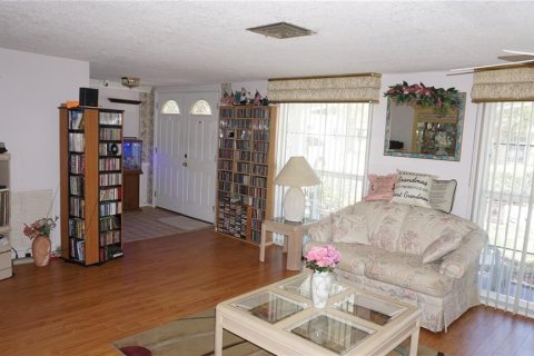 Villa ou maison à vendre à Hudson, Floride: 2 chambres, 157.47 m2 № 2120952 - photo 5