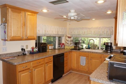 Villa ou maison à vendre à Hudson, Floride: 2 chambres, 157.47 m2 № 2120952 - photo 2