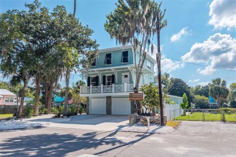 House in Crystal River, Florida 5 bedrooms, 302.03 sq.m. № 1916564 - photo 13