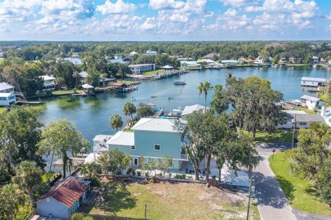 House in Crystal River, Florida 5 bedrooms, 302.03 sq.m. № 1916564 - photo 5
