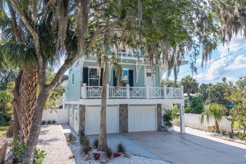House in Crystal River, Florida 5 bedrooms, 302.03 sq.m. № 1916564 - photo 10