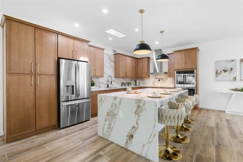Casa en venta en Sarasota, Florida, 4 dormitorios, 227.61 m2 № 1815163 - foto 8