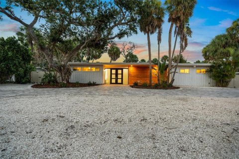Casa en venta en Sarasota, Florida, 4 dormitorios, 227.61 m2 № 1815163 - foto 2