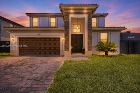 Casa en Homestead, Florida 5 dormitorios, 244.61 m2 № 2192770