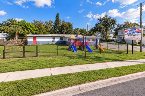 Propiedad comercial en Tampa, Florida 198.81 m2 № 2386565