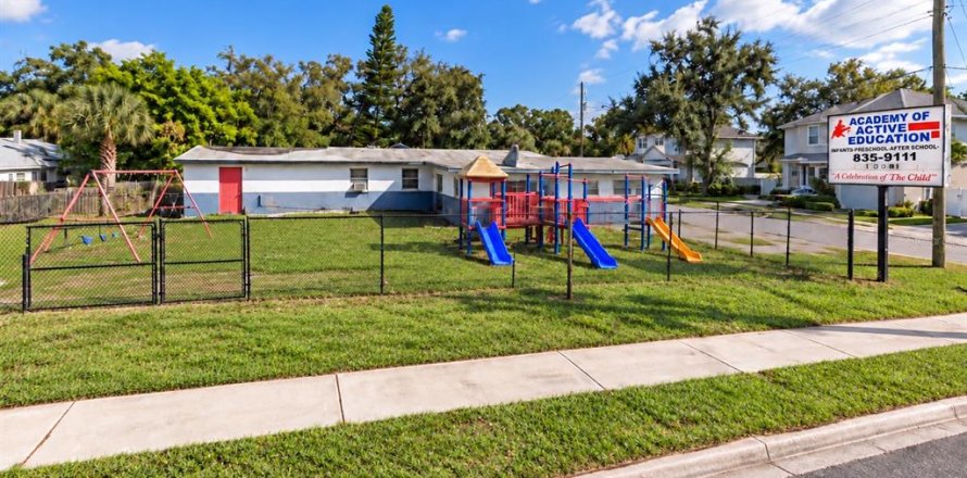 Propiedad comercial en Tampa, Florida 198.81 m2 № 2386565