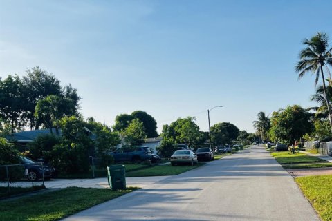 Casa en venta en Lauderhill, Florida, 4 dormitorios, 109.16 m2 № 2246800 - foto 6