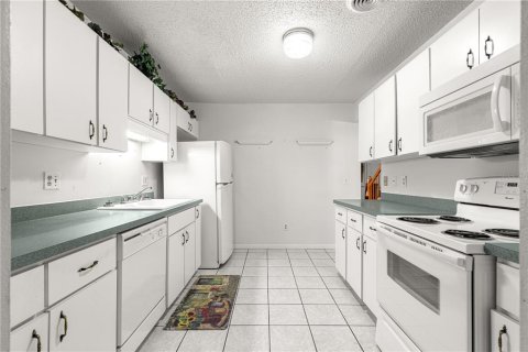 Townhouse in Ocala, Florida 2 bedrooms, 163.88 sq.m. № 1802039 - photo 15