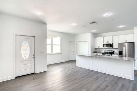 Casa en venta en Port Charlotte, Florida, 3 dormitorios, 136.66 m2 № 1767338 - foto 4