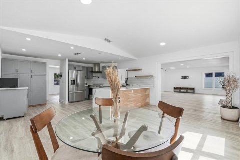 Villa ou maison à vendre à Tampa, Floride: 3 chambres, 209.96 m2 № 2395599 - photo 18