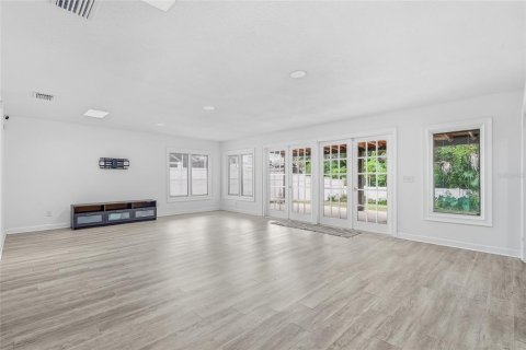 Villa ou maison à vendre à Tampa, Floride: 3 chambres, 209.96 m2 № 2395599 - photo 13