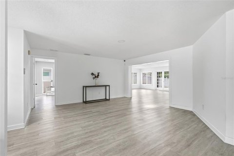 Villa ou maison à vendre à Tampa, Floride: 3 chambres, 209.96 m2 № 2395599 - photo 11