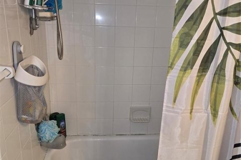 Снять в аренду виллу или дом в Нью-Порт-Ричи, Флорида 5 комнат, 82.5м2, № 1895095 - фото 12