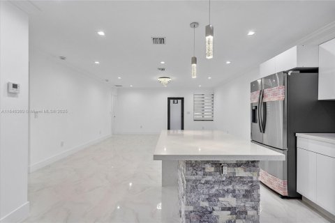 Купить виллу или дом в Хайалиа, Флорида 6 спален, 86.96м2, № 1935782 - фото 13