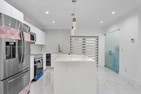 Купить виллу или дом в Хайалиа, Флорида 6 спален, 86.96м2, № 1935782 - фото 9