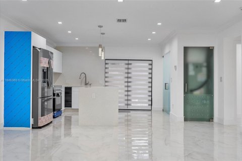 Купить виллу или дом в Хайалиа, Флорида 6 спален, 86.96м2, № 1935782 - фото 7