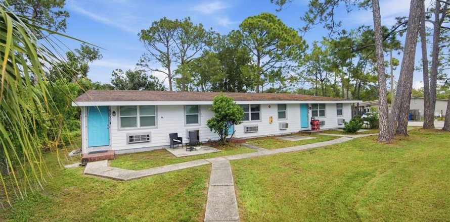 Commercial property in Tampa, Florida 1697.97 sq.m. № 2378267
