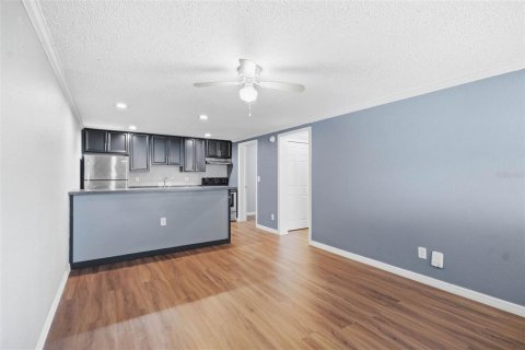 Commercial property in Tampa, Florida 1697.97 sq.m. № 2378267 - photo 14