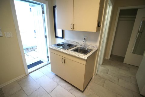 Apartment in Lauderdale-by-the-Sea, Florida 1 bedroom, 18.58 sq.m. № 2177369 - photo 3