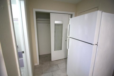 Apartment in Lauderdale-by-the-Sea, Florida 1 bedroom, 18.58 sq.m. № 2177369 - photo 7