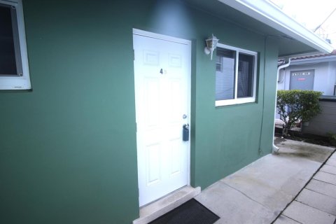 Apartment in Lauderdale-by-the-Sea, Florida 1 bedroom, 18.58 sq.m. № 2177369 - photo 2