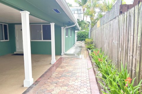 Apartment in Lauderdale-by-the-Sea, Florida 1 bedroom, 18.58 sq.m. № 2177369 - photo 13
