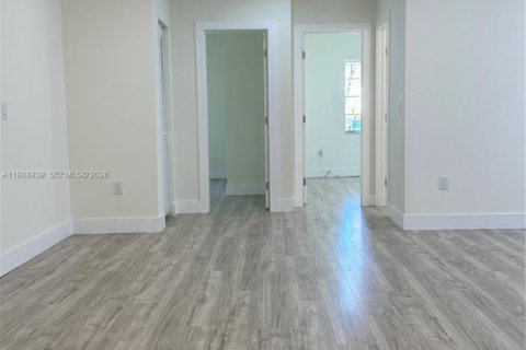 Купить виллу или дом в Майами, Флорида 2 спальни, 116.78м2, № 2050830 - фото 6