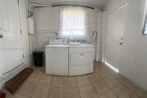 Купить виллу или дом в Майами, Флорида 2 спальни, 116.78м2, № 2050830 - фото 16