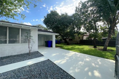 Купить виллу или дом в Майами, Флорида 2 спальни, 116.78м2, № 2050830 - фото 18