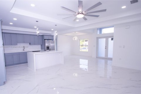 House in Lehigh Acres, Florida 3 bedrooms № 1749157 - photo 13