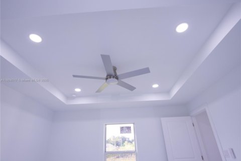 House in Lehigh Acres, Florida 3 bedrooms № 1749157 - photo 25