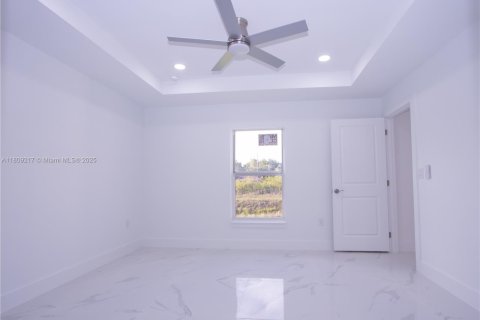 House in Lehigh Acres, Florida 3 bedrooms № 1749157 - photo 19