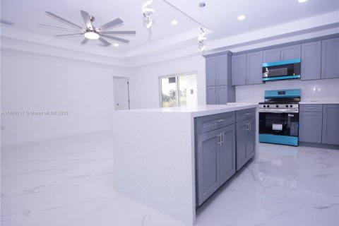House in Lehigh Acres, Florida 3 bedrooms № 1749157 - photo 27