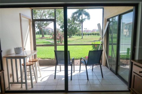 Copropriété à louer à Saint Petersburg, Floride: 2 chambres, 82.68 m2 № 2165909 - photo 6