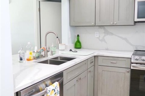 Copropriété à louer à Saint Petersburg, Floride: 2 chambres, 82.68 m2 № 2165909 - photo 3