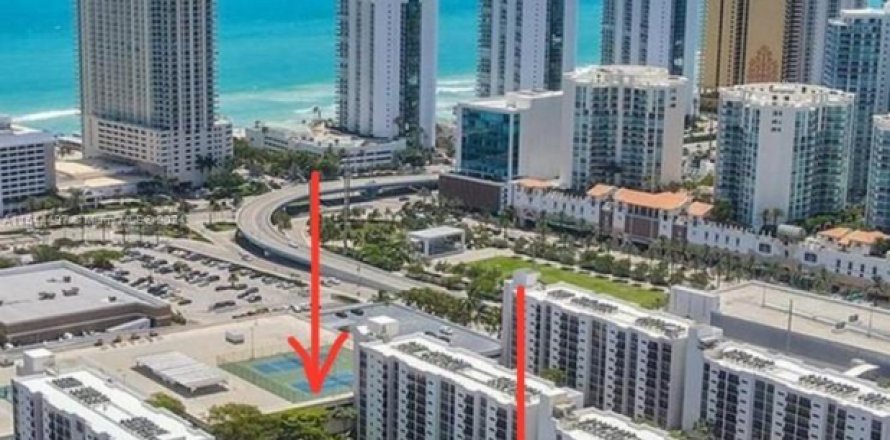 Condominio en Sunny Isles Beach, Florida, 1 dormitorio  № 1981936