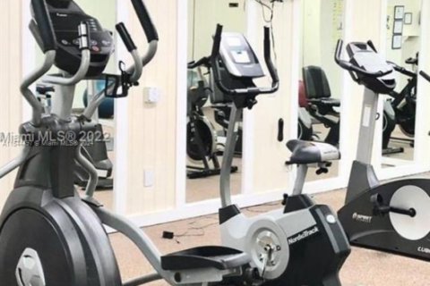 Condominio en venta en Sunny Isles Beach, Florida, 1 dormitorio, 71.26 m2 № 1981936 - foto 15