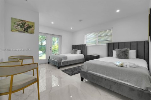 Villa ou maison à louer à North Miami Beach, Floride: 4 chambres, 200.48 m2 № 1964989 - photo 19
