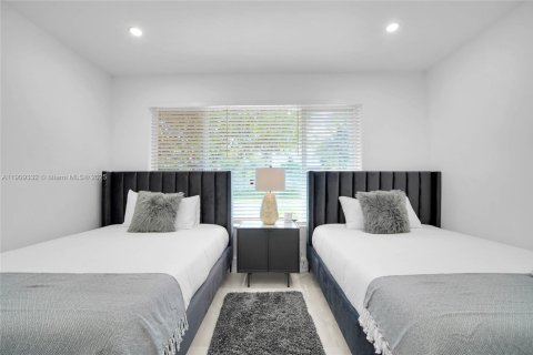 Villa ou maison à louer à North Miami Beach, Floride: 4 chambres, 200.48 m2 № 1964989 - photo 21