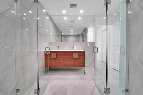 Villa ou maison à louer à North Miami Beach, Floride: 4 chambres, 200.48 m2 № 1964989 - photo 22