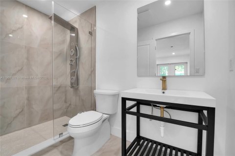 Villa ou maison à louer à North Miami Beach, Floride: 4 chambres, 200.48 m2 № 1964989 - photo 23