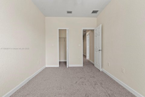 Townhouse in Homestead, Florida 3 bedrooms, 160.91 sq.m. № 1892108 - photo 20