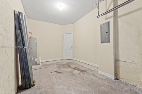 Townhouse in Homestead, Florida 3 bedrooms, 160.91 sq.m. № 1892108 - photo 14