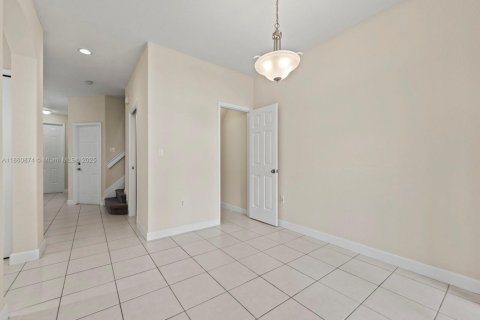 Townhouse in Homestead, Florida 3 bedrooms, 160.91 sq.m. № 1892108 - photo 10