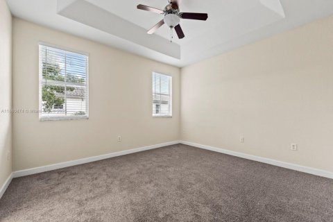 Townhouse in Homestead, Florida 3 bedrooms, 160.91 sq.m. № 1892108 - photo 21