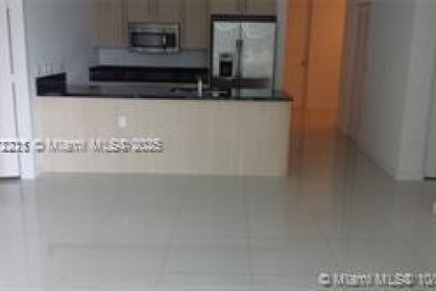 Condo in Miami, Florida, 2 bedrooms  № 1756770 - photo 2