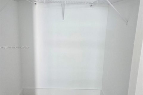 Condo in Miami, Florida, 2 bedrooms № 1756770 - photo 11